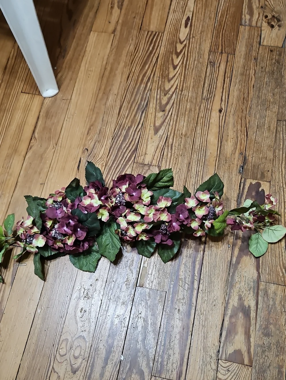 Home Interiors Burgundy and Green Hydrangea Garland